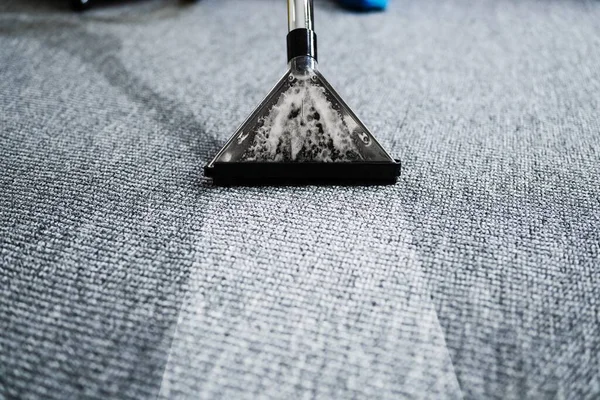 Serviço Limpeza Carpete Profissional Aspirador Janitor Removendo Mancha — Fotografia de Stock