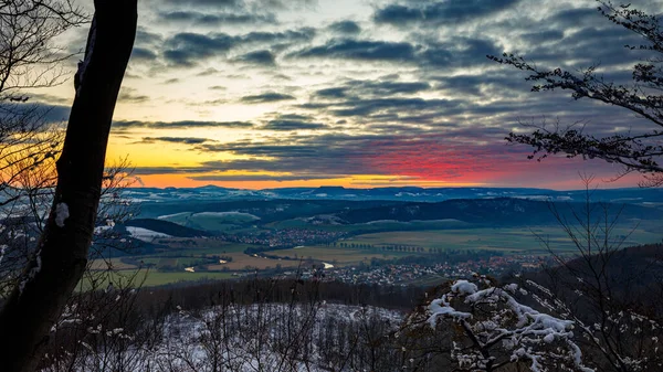 Vacker Solnedgång Över Bergen — Stockfoto