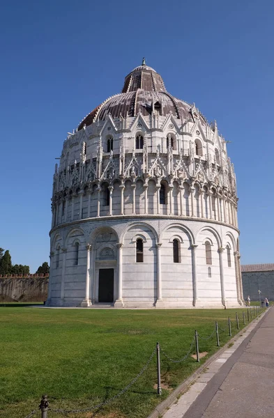 Pisa Talya Daki Piazza Dei Miracoli Mary Katedrali Nin Vaftizhanesi — Stok fotoğraf