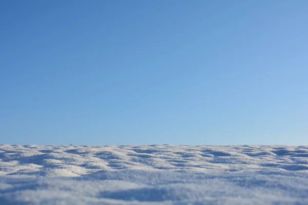 Ein Feld Mit Viel Weißem Schnee Und Blauem Himmel Horizont — Stockfoto