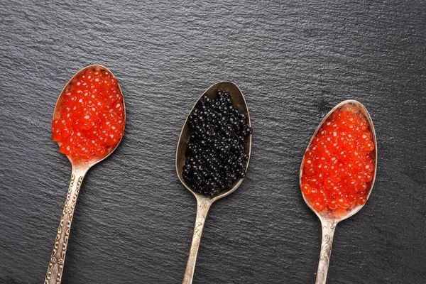 Caviar Peixe Paddlefish Caviar Salmão Chum Vermelho Uma Colher Fundo — Fotografia de Stock