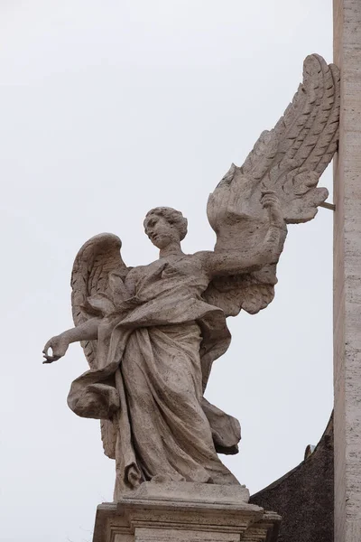 Engel Auf Dem Portal Der Kirche Sant Andrea Della Valle — Stockfoto