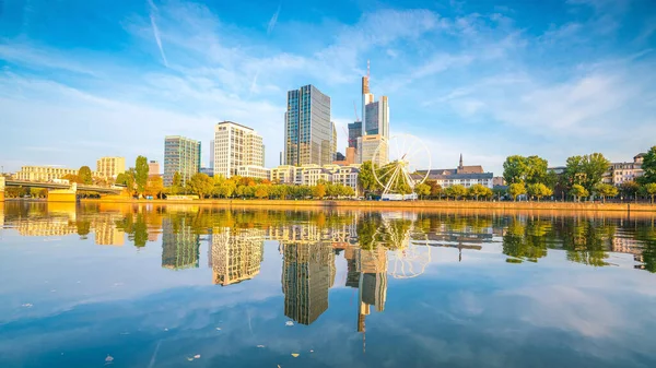 Veduta Dello Skyline Della Città Francoforte Germania Con Cielo Blu — Foto Stock