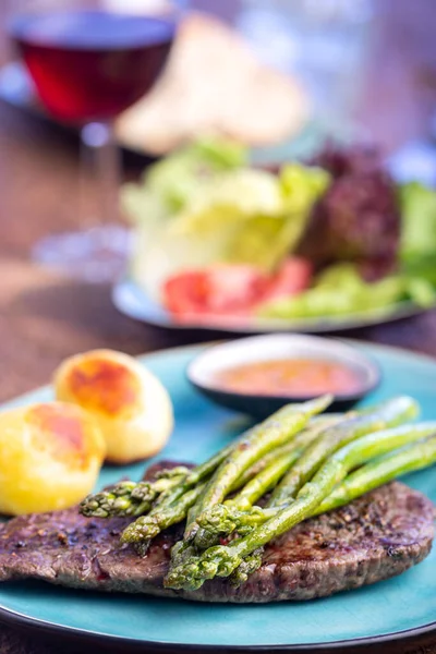 Grilled Beef Steak Vegetables Sauce — Stock Photo, Image