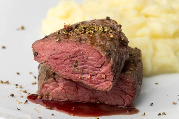 Biefstuk Met Rozemarijn Specerijen — Stockfoto