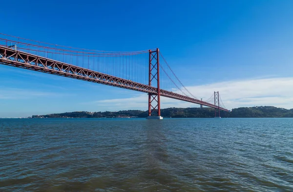 Ponte Abril Uma Ponte Suspensa Lisboa Sobre Rio Tejo Portugal — Fotografia de Stock