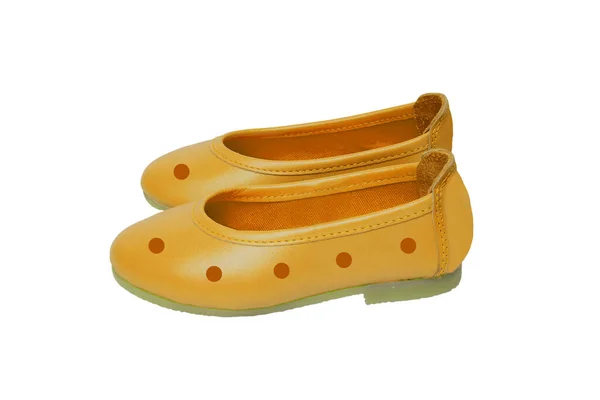 Closeup Sapatos Verão Couro Amarelo Para Crianças Isoladas Fundo Branco — Fotografia de Stock