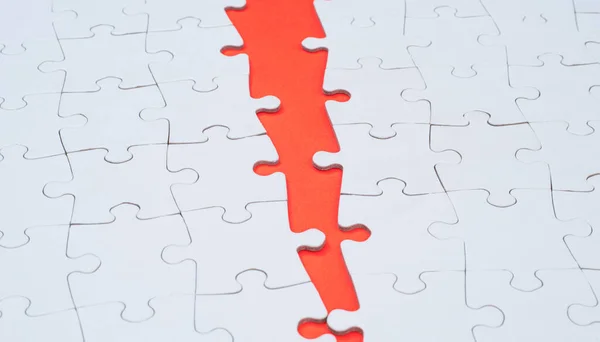 Empty White Jigsaw Puzzle Red Crack — Stock Photo, Image