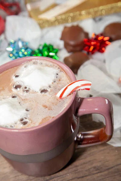 Cacao Caldo Con Marshmallow Fusi Una Canna Zucchero Rotta Con — Foto Stock