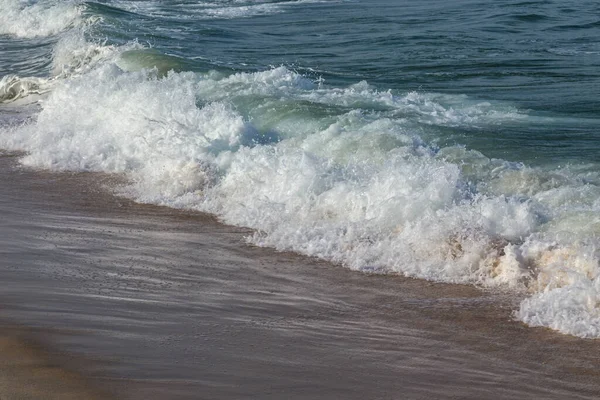 Waves Crashing Beach — Stock Photo, Image