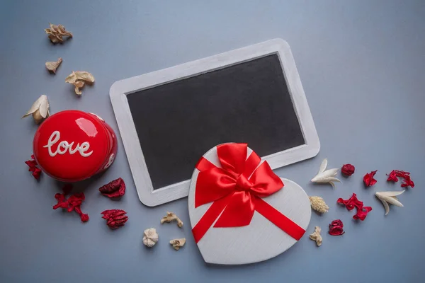 Tarjeta Felicitación San Valentín Caja Regalo Forma Corazón Pizarra Para — Foto de Stock