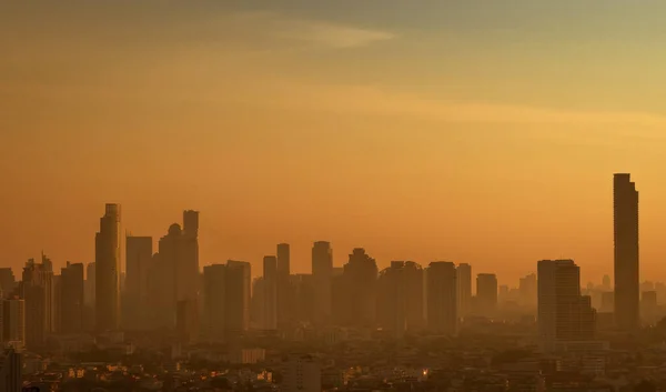 Luftverschmutzung Smog Und Feinstaub Hüllten Die Stadt Morgen Einen Orangefarbenen — Stockfoto