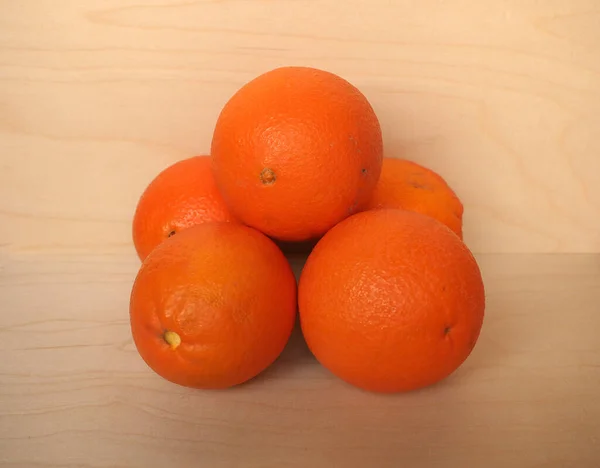 Свежие Апельсиновые Фрукты Деревянном Фоне — стоковое фото