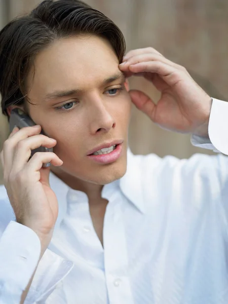 Primo Piano Giovane Che Parla Telefono — Foto Stock