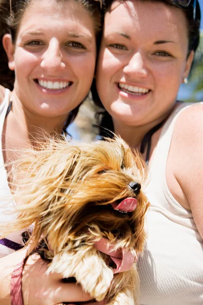 Portrait Young Couple Her Dog — Stock Photo, Image