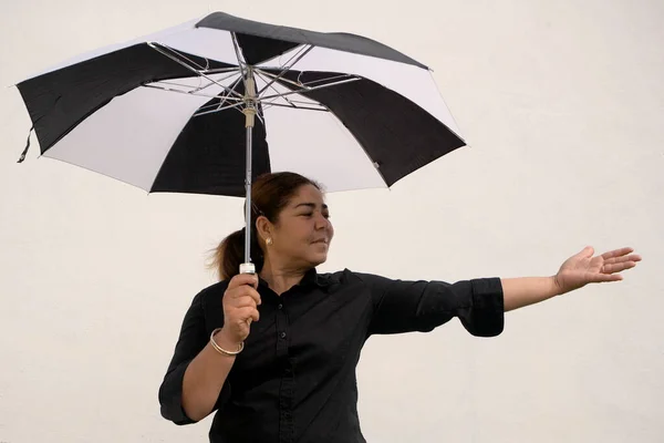 Mujer Joven Con Paraguas Lluvia — Foto de Stock