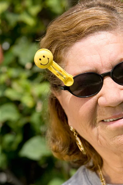 Retrato Una Mujer Madura Con Una Sonrisa —  Fotos de Stock