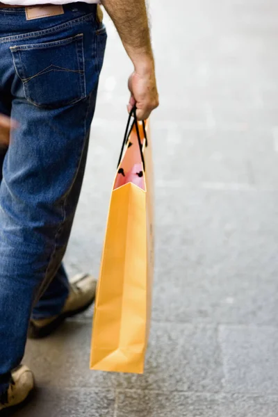 Homem Com Sacos Compras Rua — Fotografia de Stock