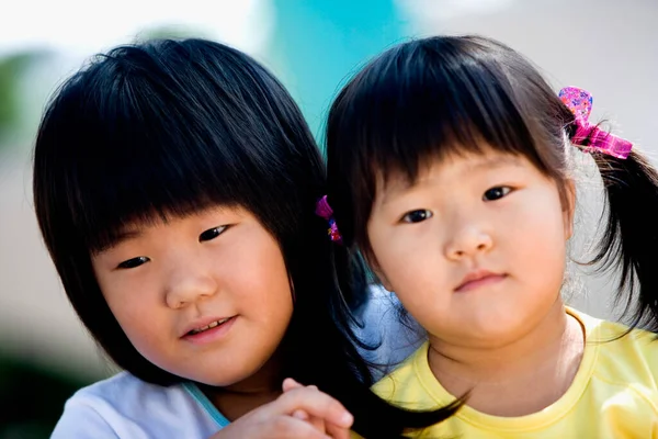 Bambini Asiatici Che Giocano Con Suo Fratello — Foto Stock