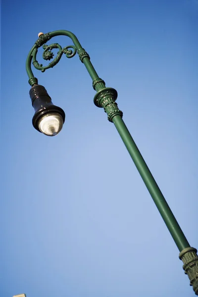 Straatlamp Achtergrond Van Het Oude Gebouw — Stockfoto