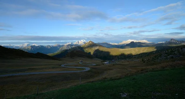 Passo Giau Dan Çevredeki Dağlara Manzara — Stok fotoğraf