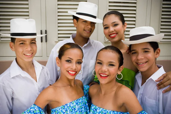 Grupo Cuatro Amigos Felices Playa — Foto de Stock