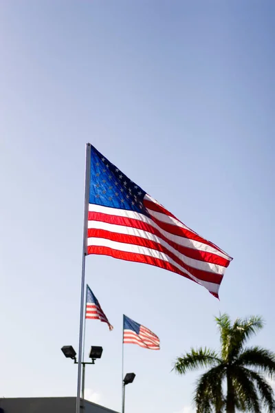 Bendera American Melambai Langit — Stok Foto