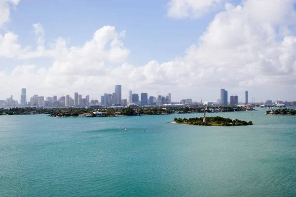 Miami Tengerparti Kilátás Pálmafákkal Tengerrel — Stock Fotó