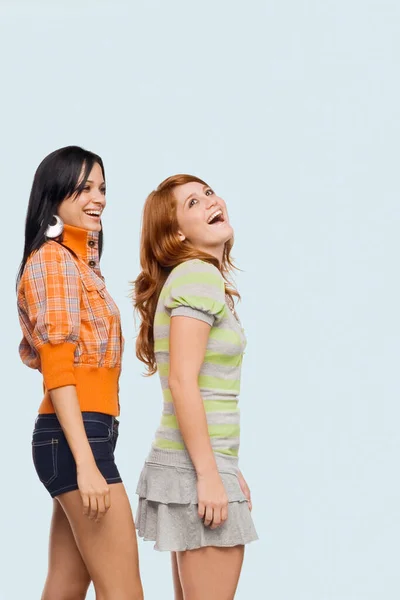 Retrato Dos Hermosas Mujeres Jóvenes Estudio — Foto de Stock