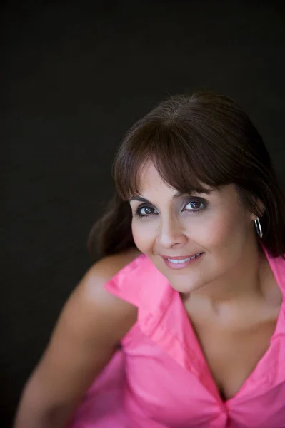 Retrato Uma Bela Jovem Mulher — Fotografia de Stock