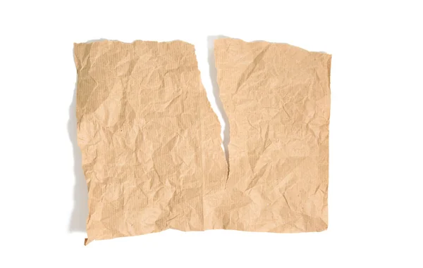 Yırtık Kahverengi Kraft Kağıdı Beyaz Arkaplanda Izole Edilmiş Kapat — Stok fotoğraf
