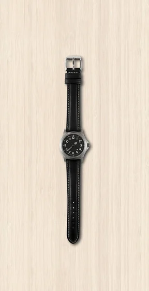 Μαύρο Δερμάτινο Ρολόι Ξύλινο Φόντο — Φωτογραφία Αρχείου