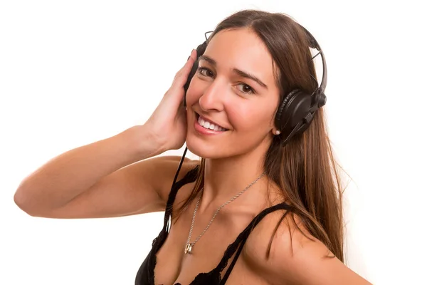 Schöne Junge Frau Hört Musik Mit Kopfhörern — Stockfoto