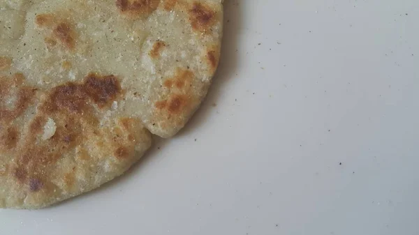 Vista Perto Pão Tradicional Chamado Jawar Roti Bhakri Fundo Branco — Fotografia de Stock