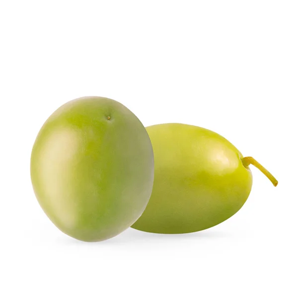 Isolierte Oliven Zwei Ganze Grün Marinierte Oliven Isolieren Auf Weißem — Stockfoto