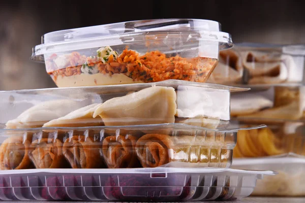 Uma Variedade Produtos Alimentares Pré Embalados Caixas Plástico — Fotografia de Stock