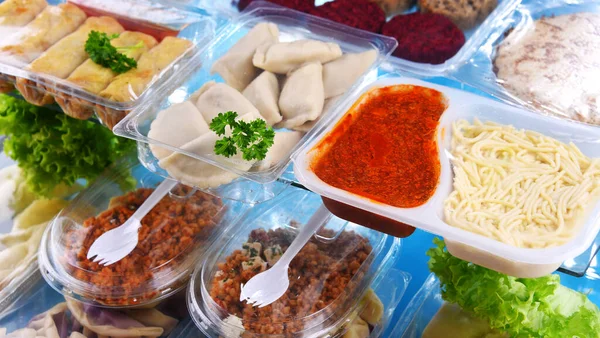 Una Variedad Productos Alimenticios Preenvasados Cajas Plástico —  Fotos de Stock