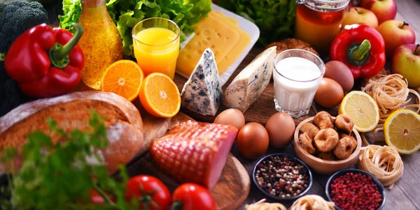 Prodotti Alimentari Biologici Assortiti Sul Tavolo Cucina Legno — Foto Stock