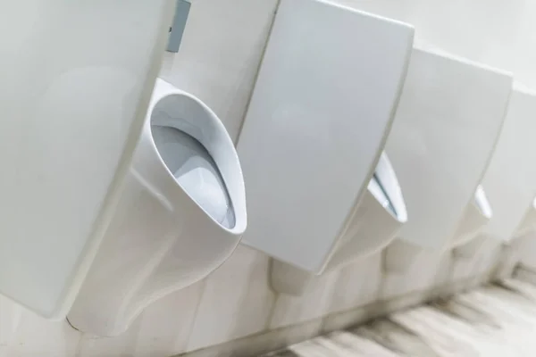 Urinoirs Détecteur Avec Murs Intimité Dans Les Toilettes Publiques — Photo