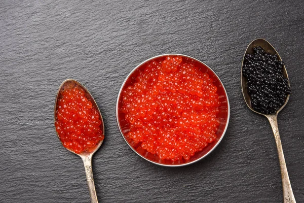 Caviar Peixe Paddlefish Caviar Salmão Chum Vermelho Uma Colher Fundo — Fotografia de Stock