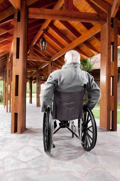 Oude Man Een Rolstoel Stad — Stockfoto