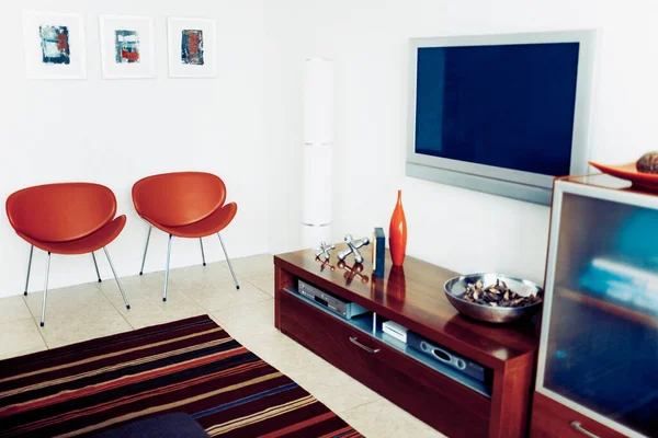 Modernes Interieur Eines Zimmers Mit Weißer Und Roter Küche — Stockfoto
