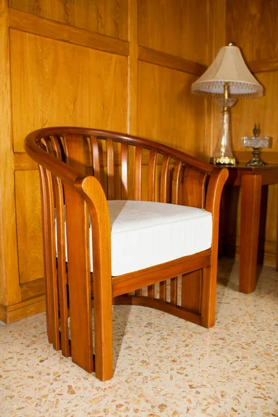 Holzstuhl Und Tisch Zimmer — Stockfoto