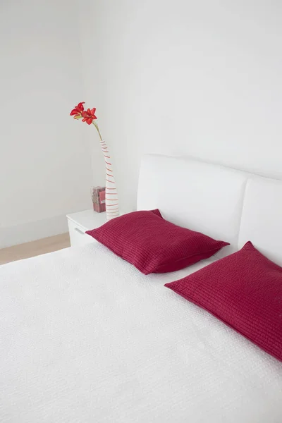 Travesseiro Confortável Decoração Cama Sala Estar Interior — Fotografia de Stock