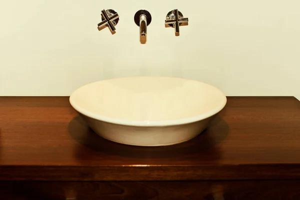 Tazza Bagno Legno Sul Tavolo — Foto Stock