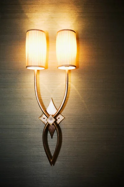 Vintage Lamp Houten Achtergrond — Stockfoto