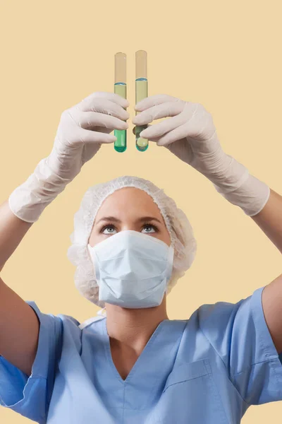 Médecin Avec Une Seringue Verre Eau — Photo