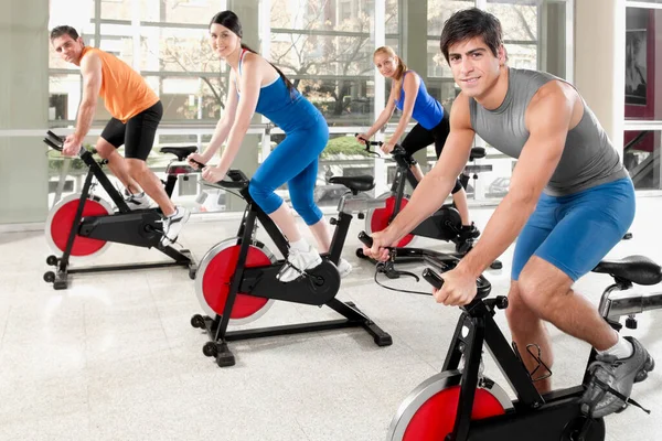 Grupo Personas Que Hacen Ejercicio Gimnasio — Foto de Stock