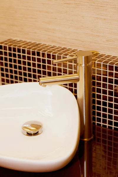 White Toilet Bowl Wooden Table — Stock Photo, Image