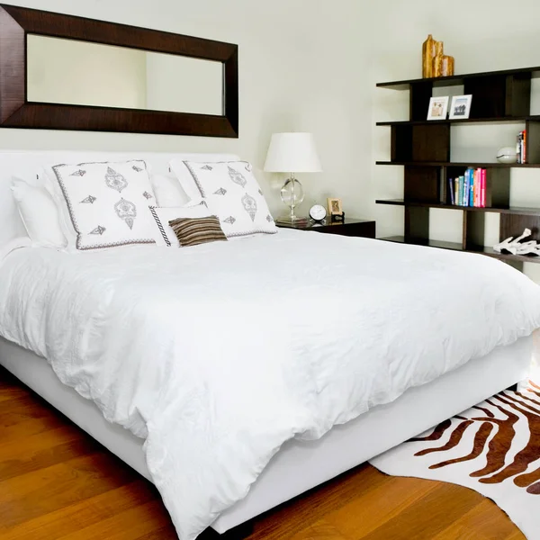 Beautiful White Pillows Bed Decoration Bedroom Interior — Stock Photo, Image